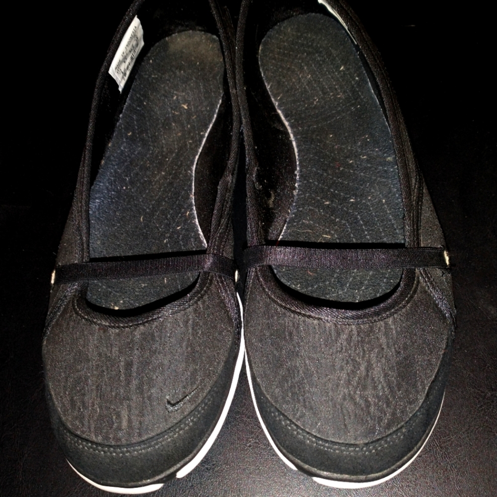 Nike slip on shoes *never worn* women's 9